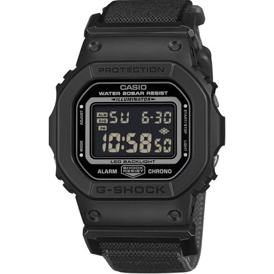 Casio G-Shock DW-5600MNC-1ER digital unisexklocka med svart urtavla och armband i resin