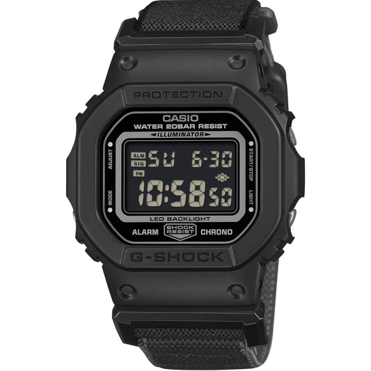 Casio G-Shock DW-5600MNC-1ER digital unisexklocka med svart urtavla och armband i resin