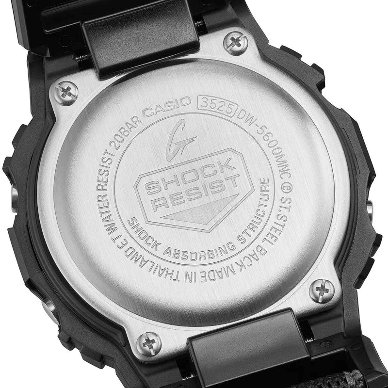 Casio G-Shock DW-5600MNC-1ER digital unisexklocka med svart urtavla och armband i resin