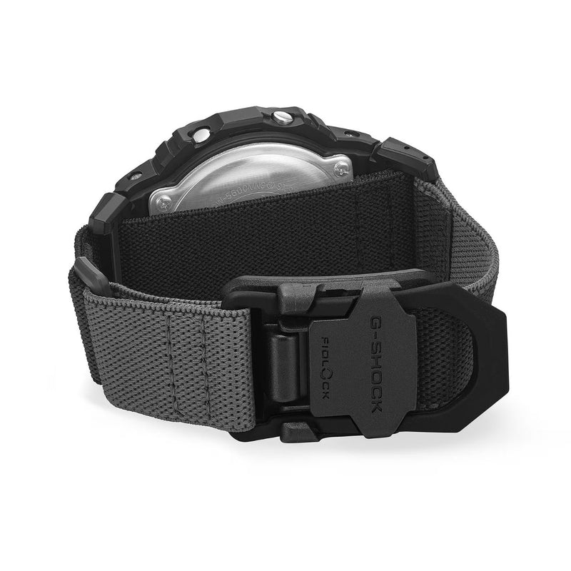 Casio G-Shock DW-5600MNC-1ER digital unisexklocka med svart urtavla och armband i resin