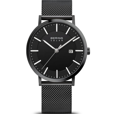 Bering Classic Solar 15439-222 analog herrklocka med svart urtavla och armband i mesh