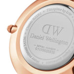 Daniel Wellington Petite Sheffield DW00100174 analog damklocka med vit urtavla och armband i läder