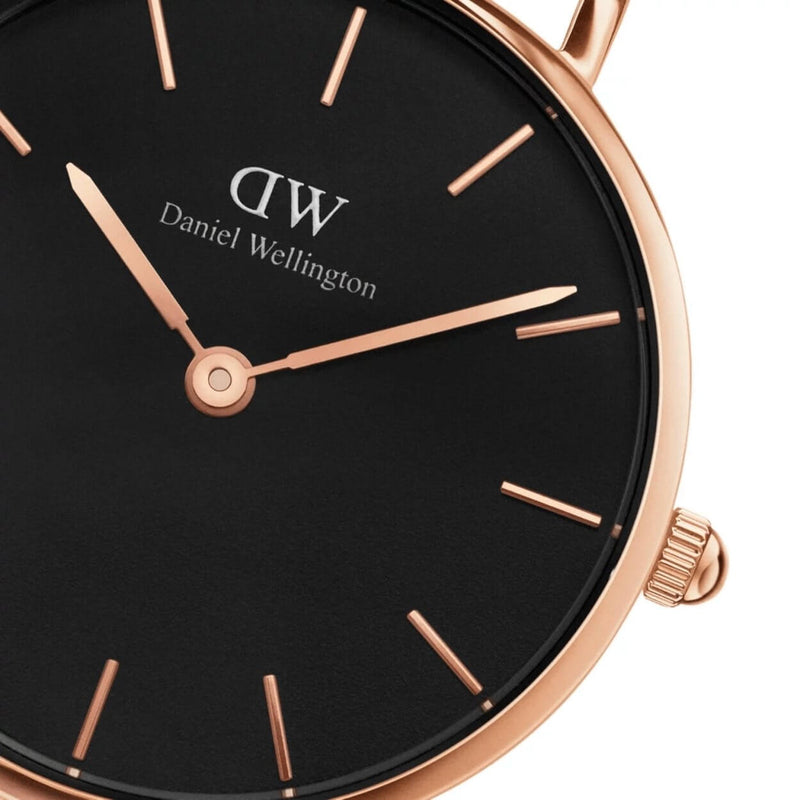 Daniel Wellington Petite Melrose DW00100161 analog damklocka med svart urtavla och armband i rostfritt stål