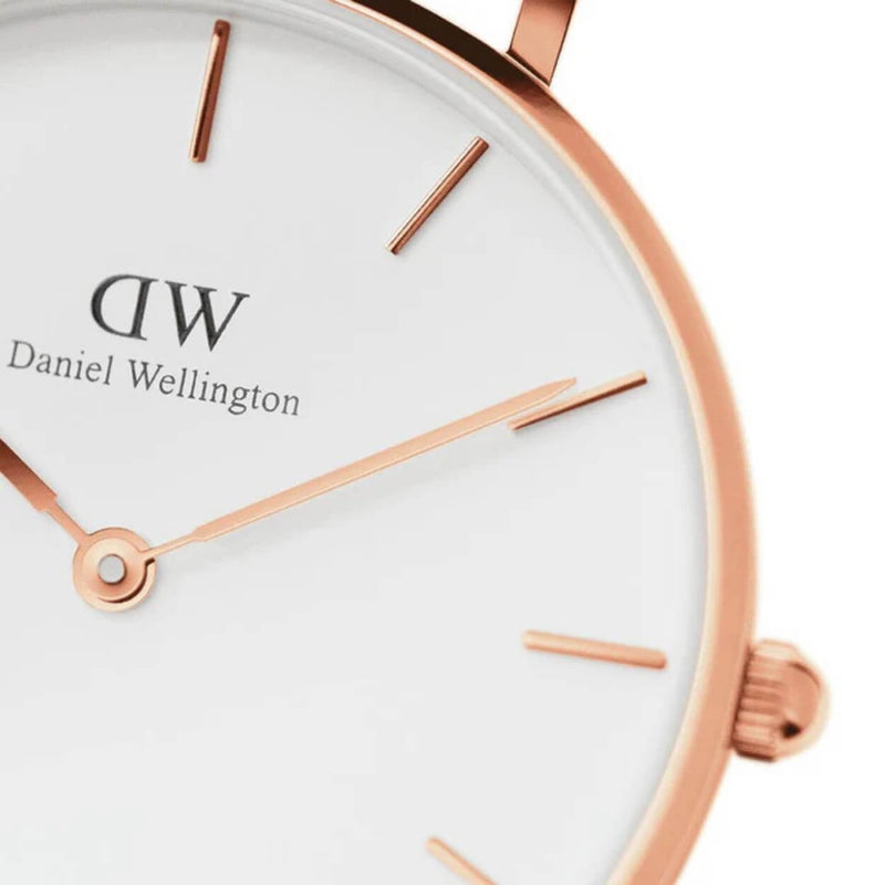 Daniel Wellington Petite St Mawes DW00100175 analog damklocka med vit urtavla och armband i läder