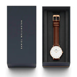 Daniel Wellington Petite St Mawes DW00100175 analog damklocka med vit urtavla och armband i läder