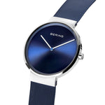 Bering Classic 14539-307 analog herrklocka med blå urtavla och armband i mesh