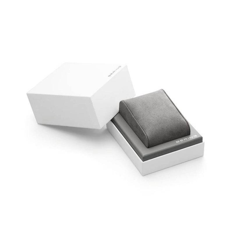 Bering Solar 15239-777 analog herrklocka med blå urtavla och armband i titan