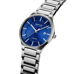 Bering Solar 15239-777 analog herrklocka med blå urtavla och armband i titan
