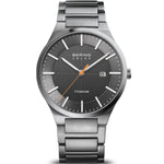 Bering Solar 15239-779 analog herrklocka med grå urtavla och armband i titan