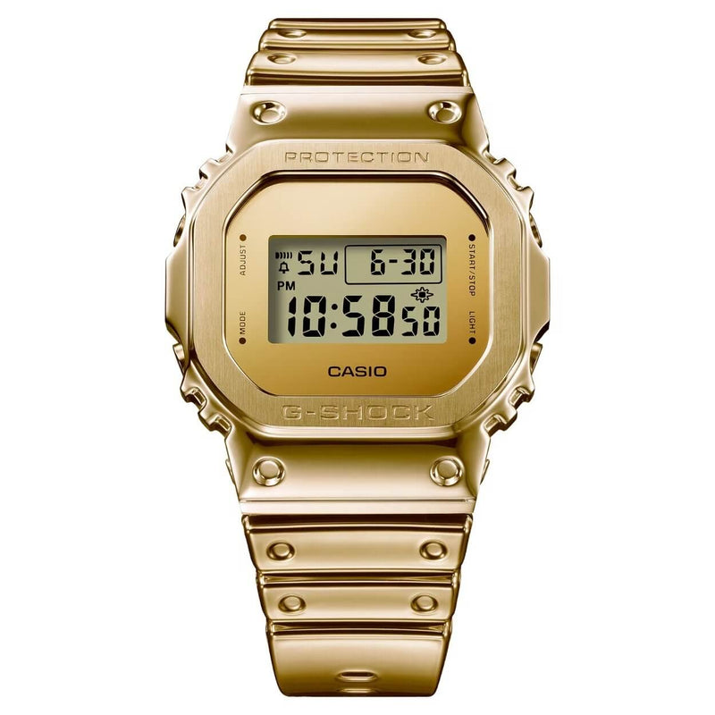 Casio G-Shock Fine Metallic GM-5600YMG-9ER analog herrklocka med guld urtavla och armband i resin