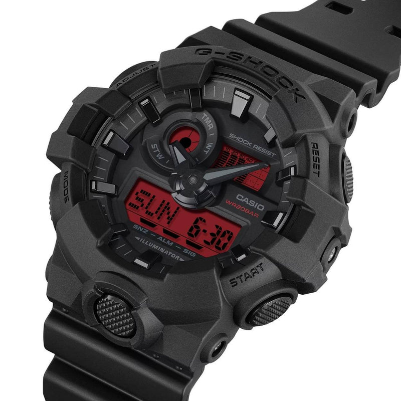 Casio G-Shock GA-700BBR-1AER ana-digi unisexklocka med svart urtavla och armband i resin