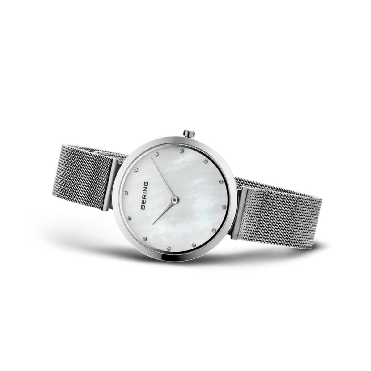 Bering Classic 18132-004 analog damklocka med vit urtavla och armband i mesh