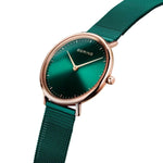Bering Ultra Slim 15729-868 analog damklocka med grön urtavla och armband i mesh