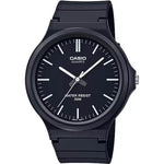 Casio Timeless MW-240-1EVEF analog herrklocka med svart urtavla och armband i resin
