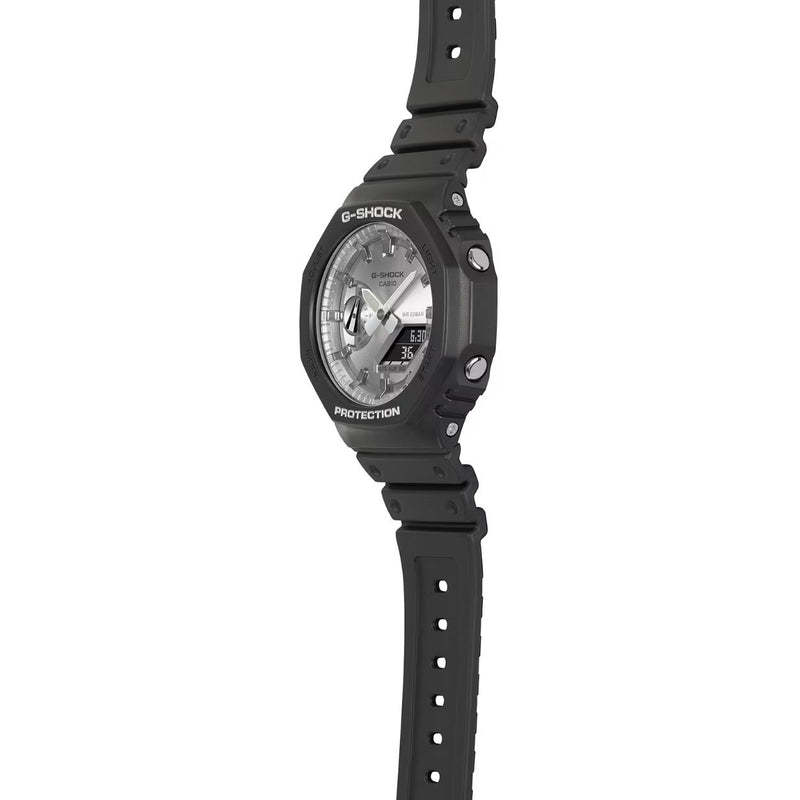 Casio G-Shock GA-2100SB-1AER analog herrklocka med silver urtavla och armband i resin