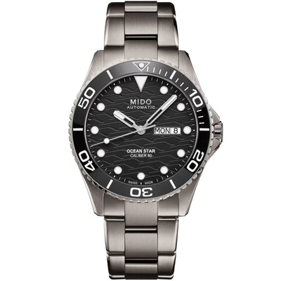 Mido Ocean Star 200C Titanium M042.430.44.051.00 analog herrklocka med svart urtavla och armband i titan