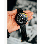 Bulova Performance Racing 98B428 analog herrklocka med svart urtavla och armband i läder