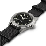 Hamilton Khaki Field Quartz H69401430 analog herrklocka med svart urtavla och armband i rostfritt stål