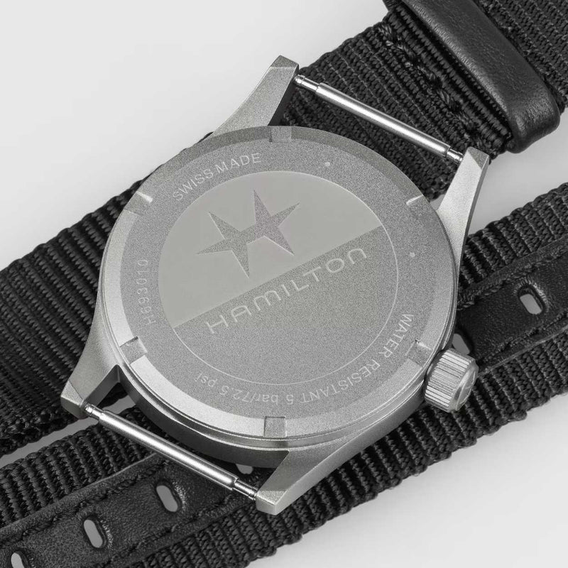 Hamilton Khaki Field Quartz H69301430 analog herrklocka med svart urtavla och armband i rostfritt stål