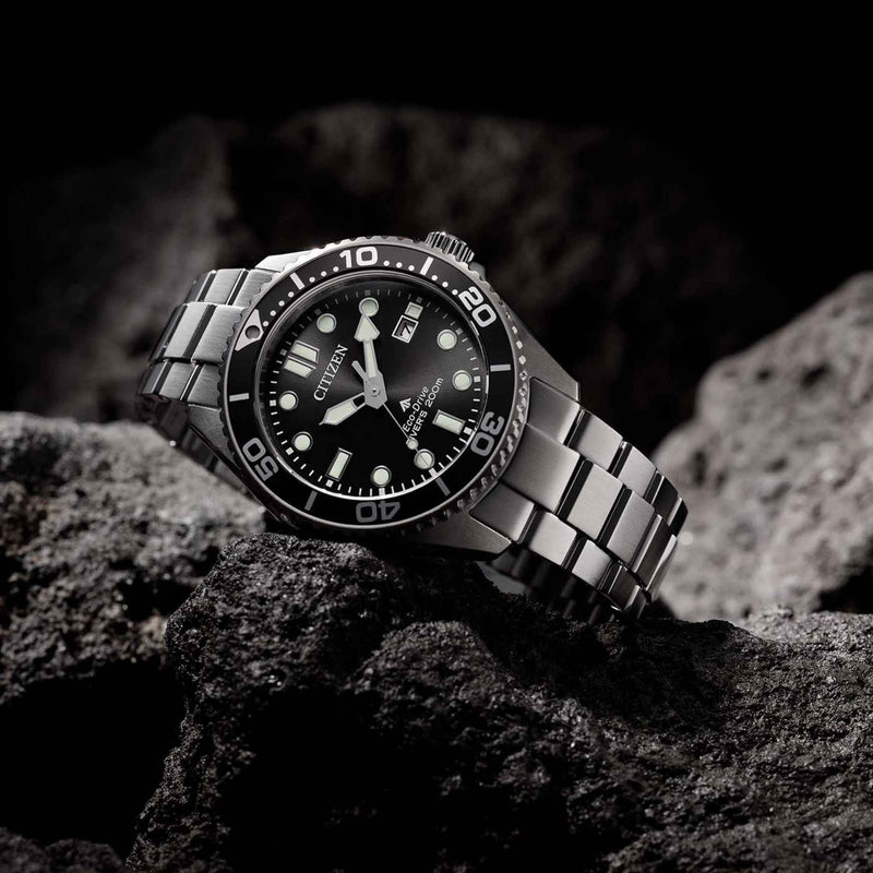Citizen Promaster Eco-Drive BN0261-51E analog herrklocka med svart urtavla och armband i rostfritt stål