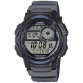 Casio Timeless AE-1000W-8AVEF digital herrklocka med svart urtavla och armband i resin